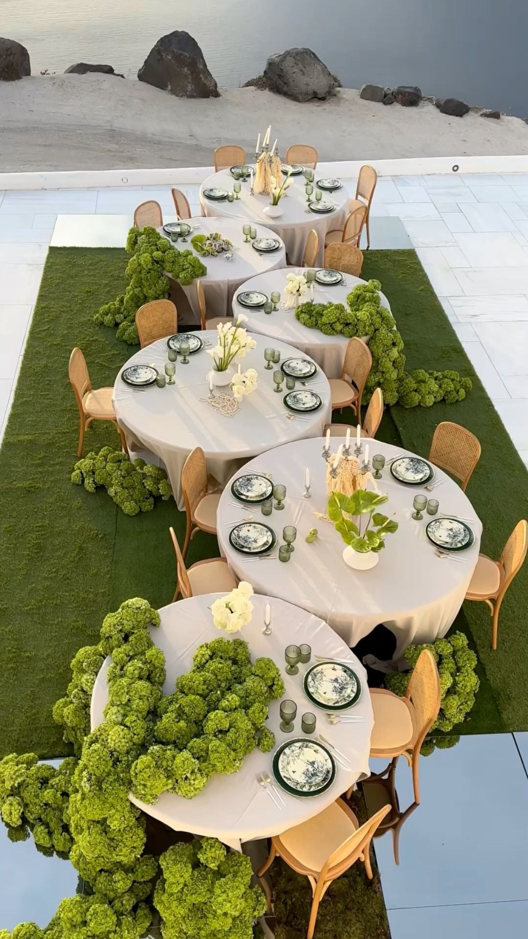 Weddings & events floral decoration Green & White