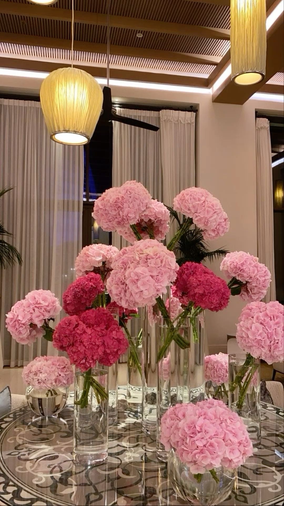 Flower arrangement for hotels and residences