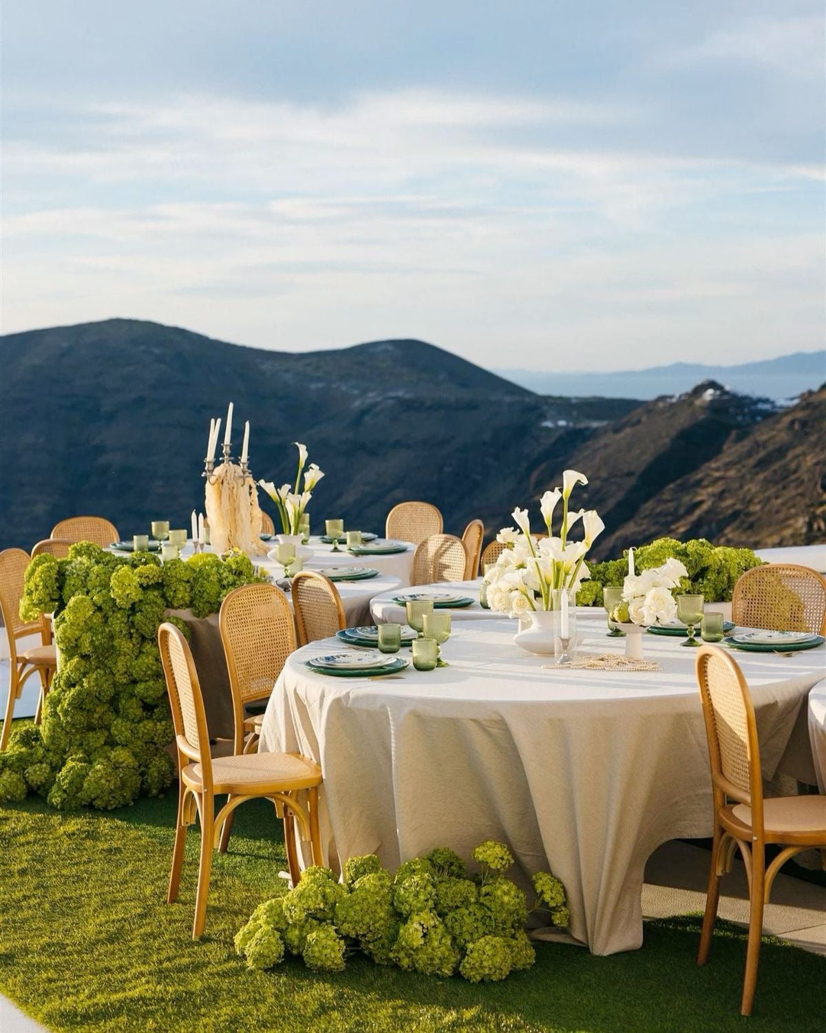 Weddings & events floral decoration Green & White