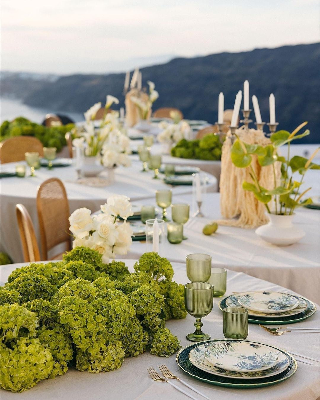 Weddings & events floral decoration Green & White