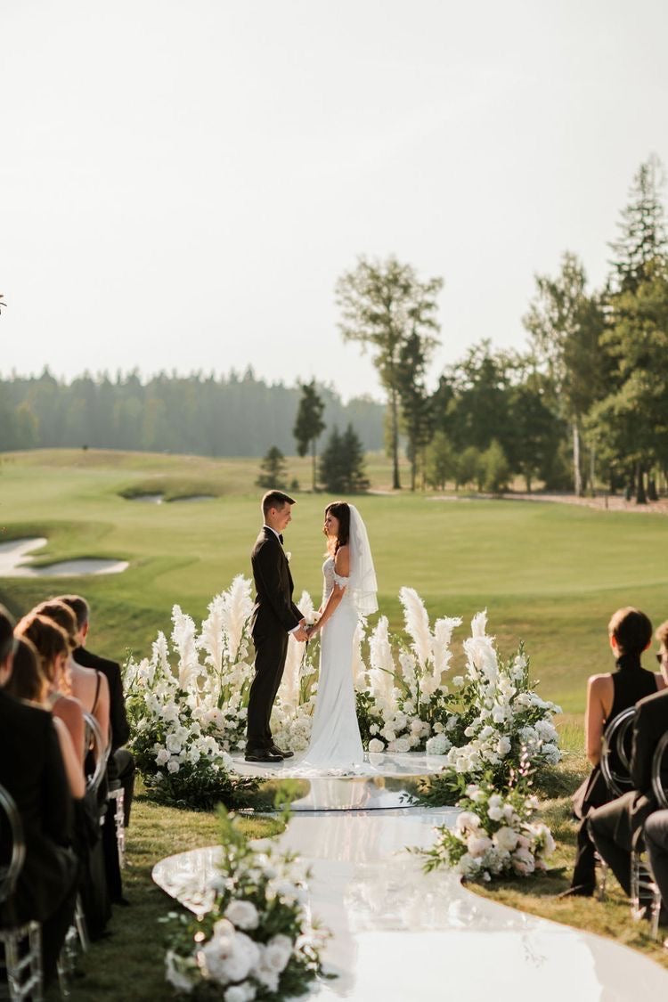 Weddings & events floral decoration Green & White