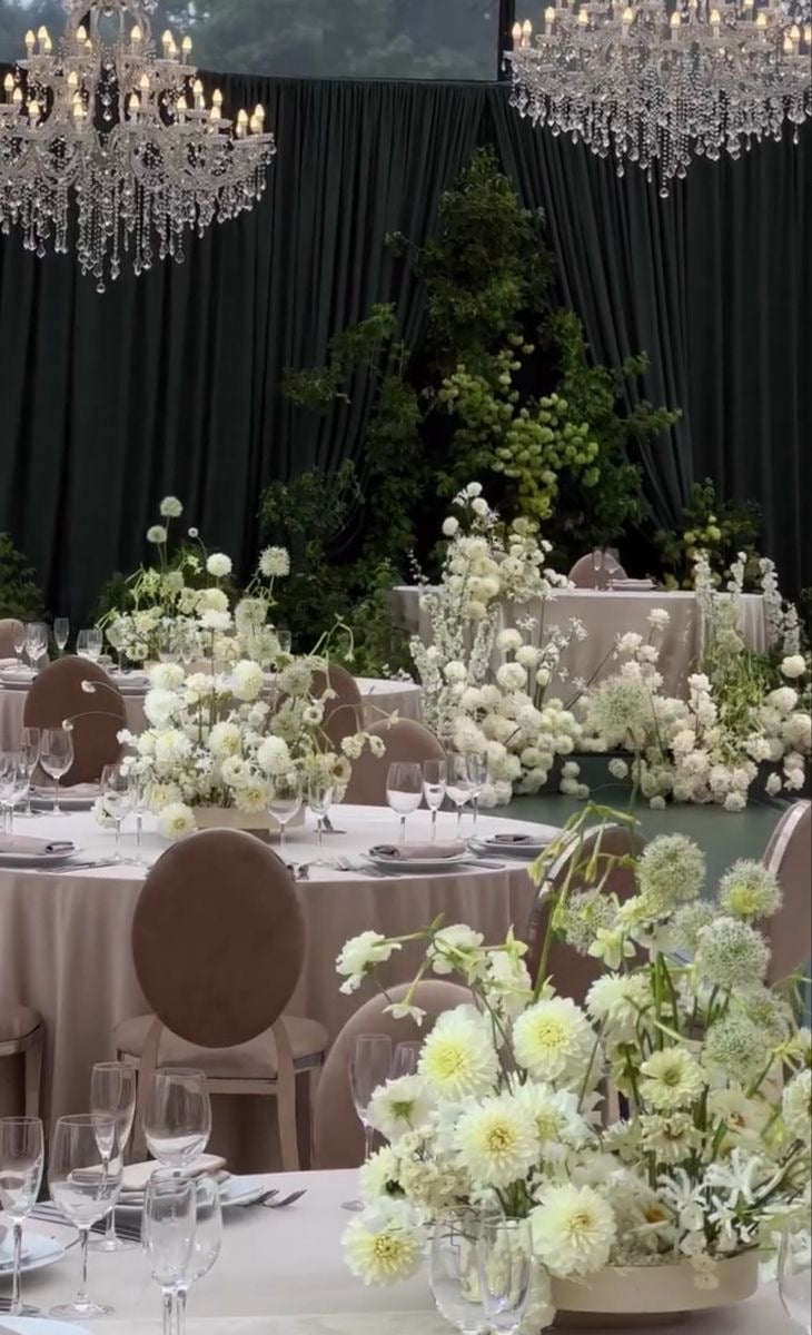 Weddings & events floral decoration Green & White