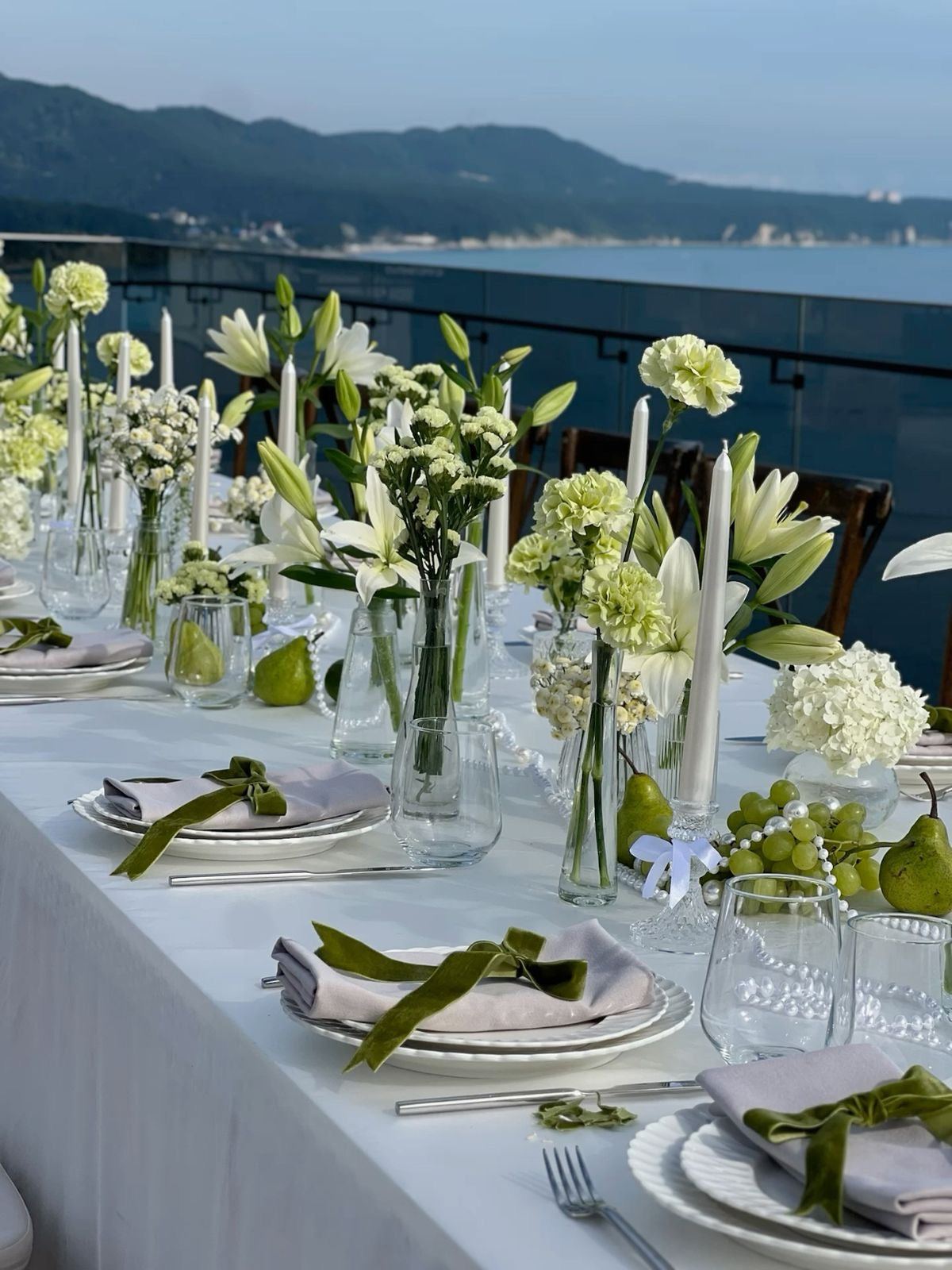 Weddings & events floral decoration Green & White