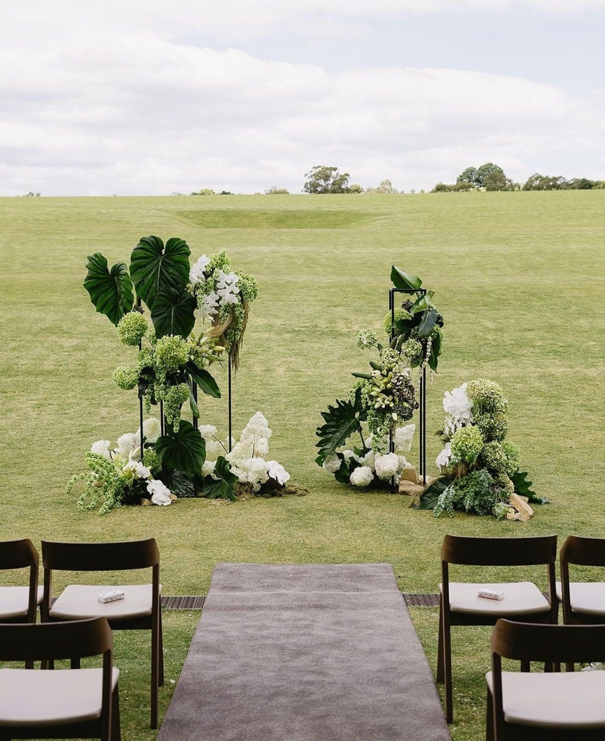 Weddings & events floral decoration Green & White