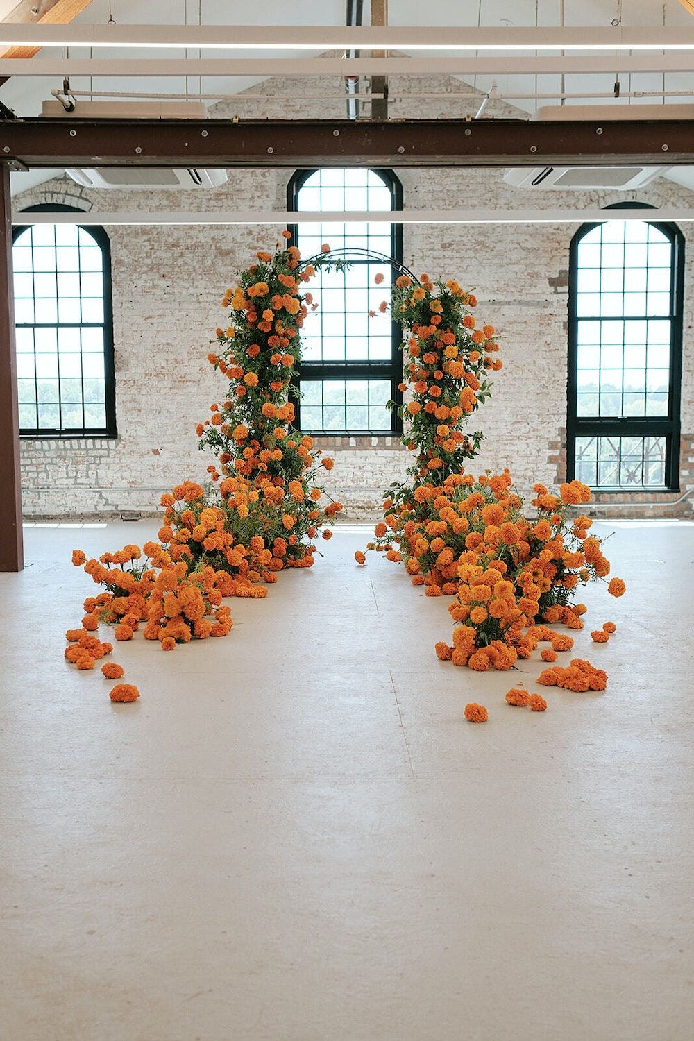 Weddings & events floral decoration Orange