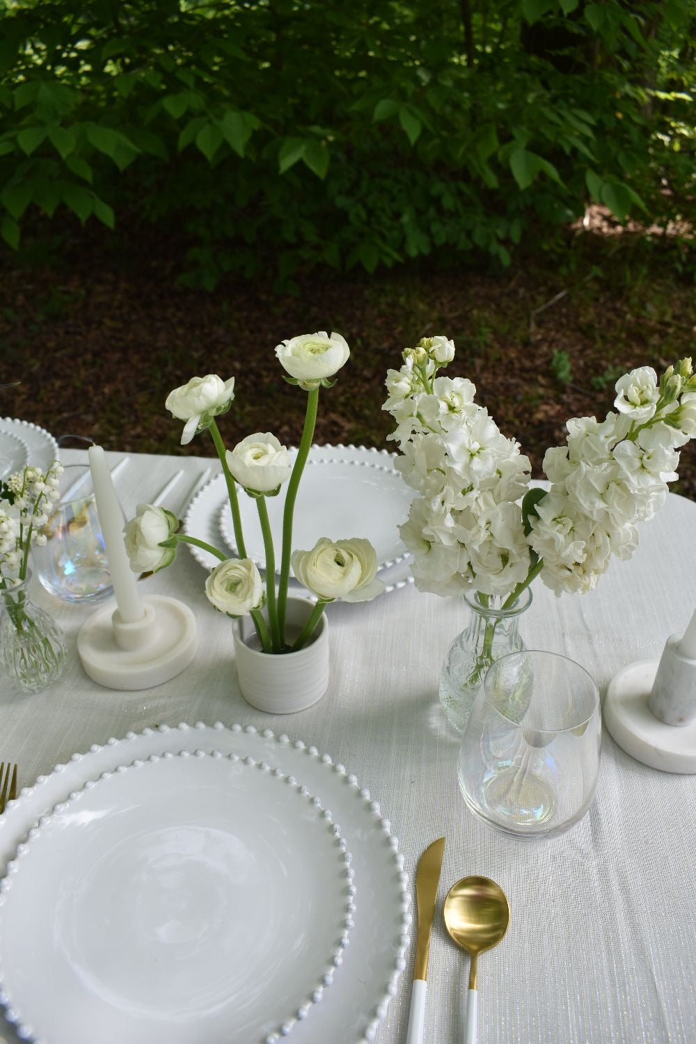 Table set bud vases