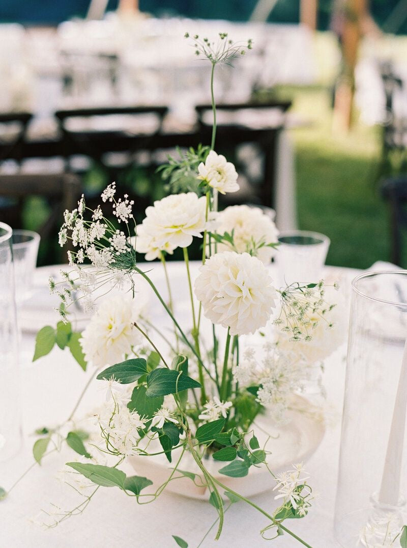 Table set bud vases
