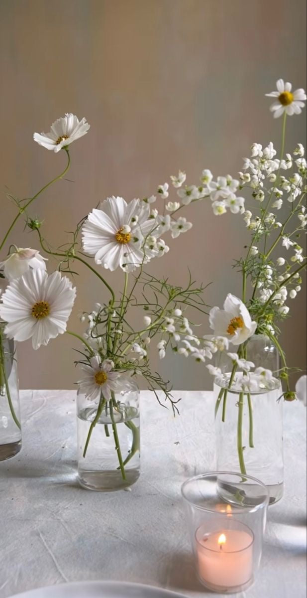 Table set bud vases