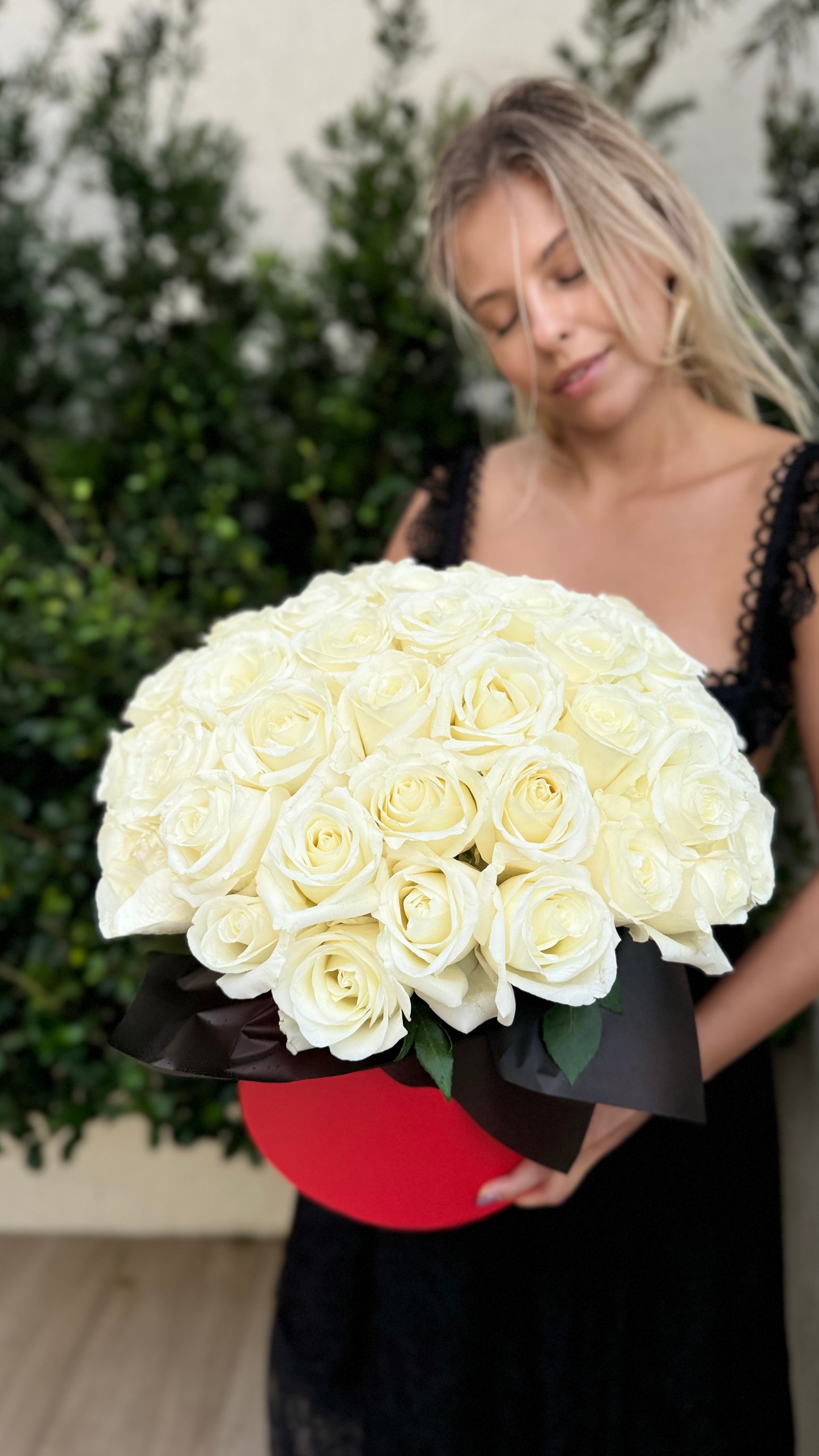 White Premium Roses box