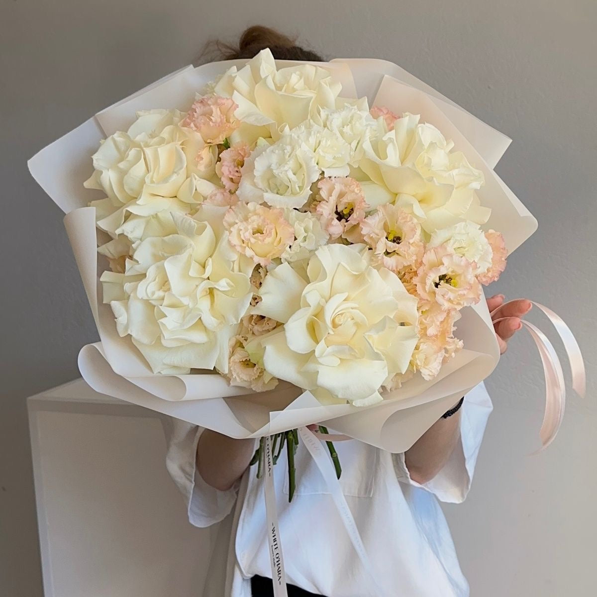 Anna Bouquet-White french roses, Lisianthus