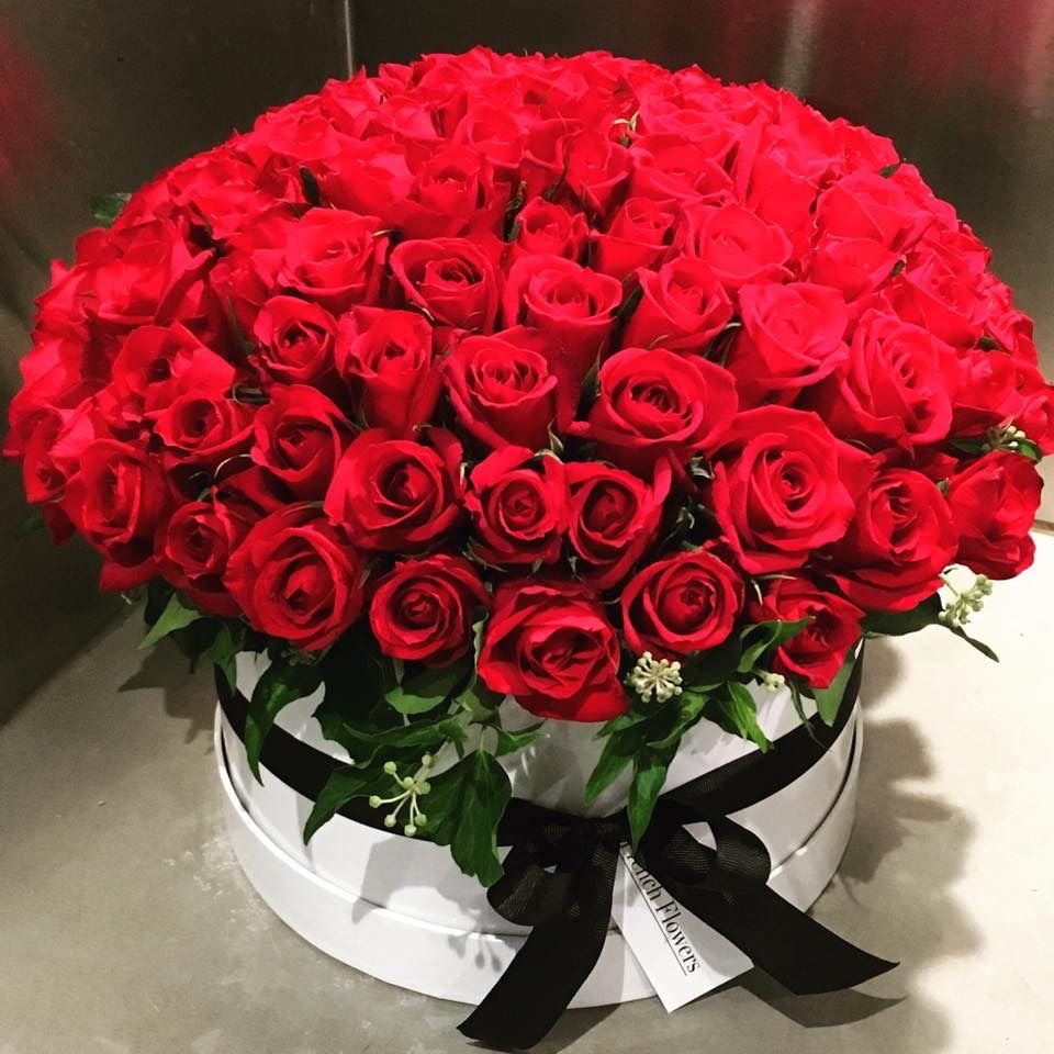 Red Roses box