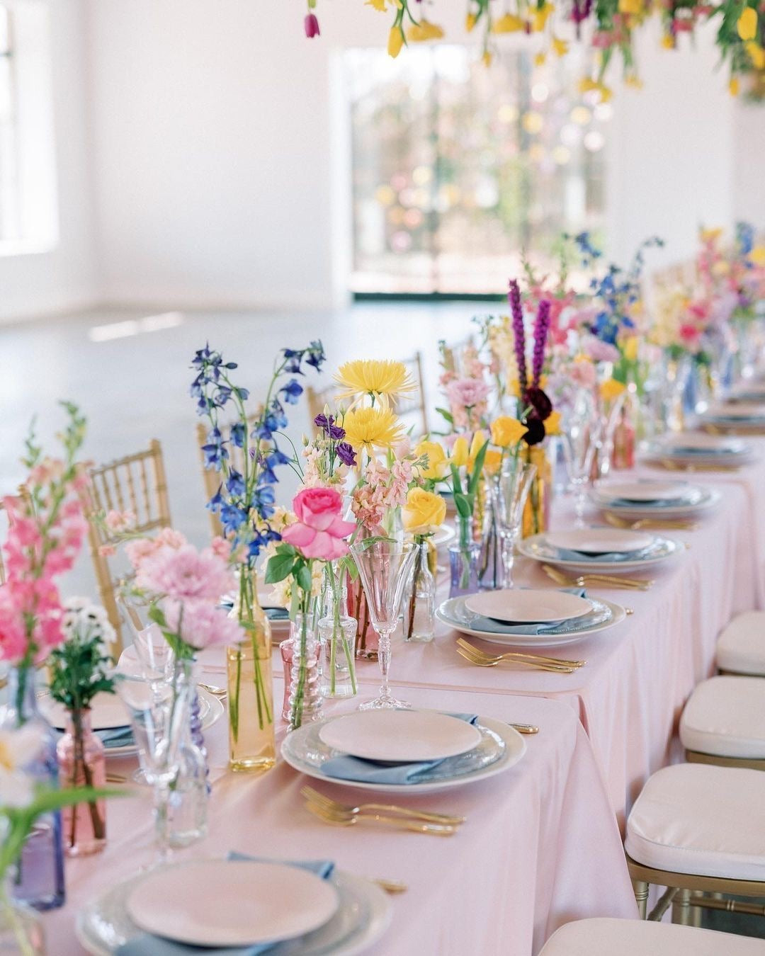 Table set bud vases