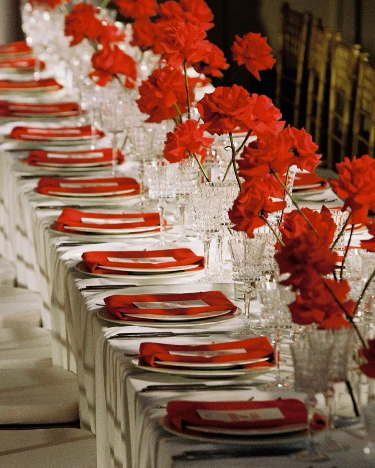 Table set bud vases